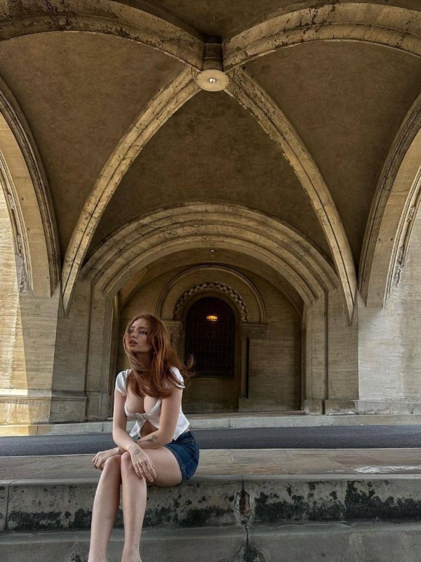 Александра привлекательная девушка из Твери цена от 3000 руб