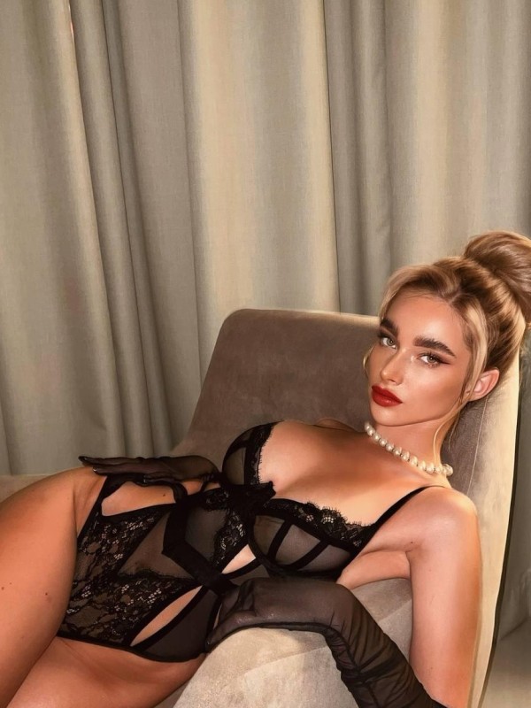 Кристина привлекательная девушка из Твери цена от 6000 руб